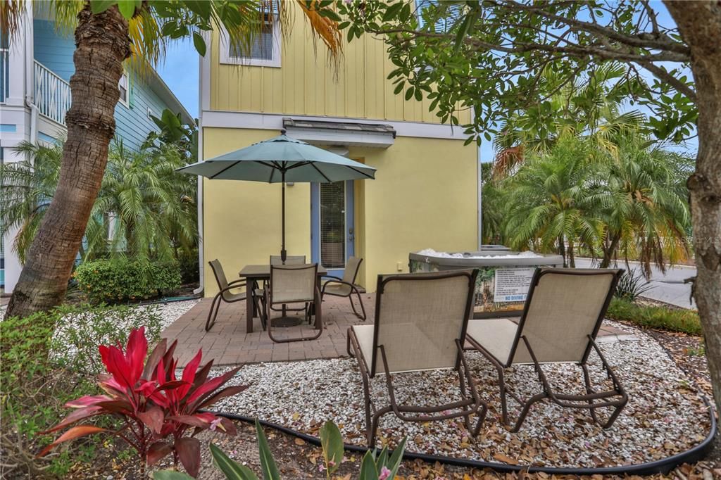Activo con contrato: $399,000 (2 camas, 2 baños, 1305 Pies cuadrados)