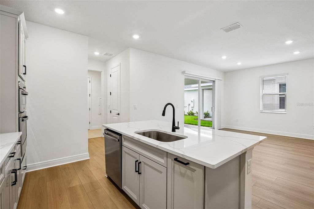 For Sale: $609,999 (3 beds, 3 baths, 2406 Square Feet)