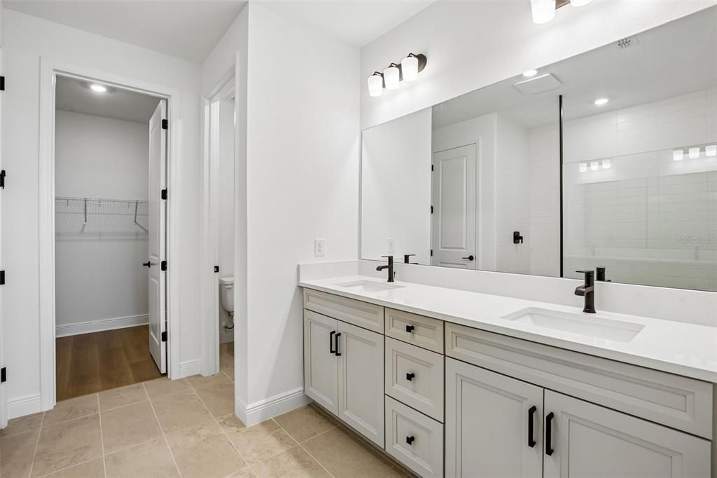 For Sale: $609,999 (3 beds, 3 baths, 2406 Square Feet)