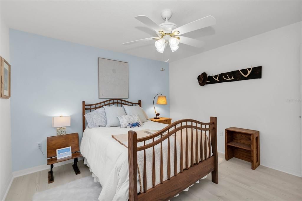 Activo con contrato: $429,900 (3 camas, 2 baños, 2122 Pies cuadrados)