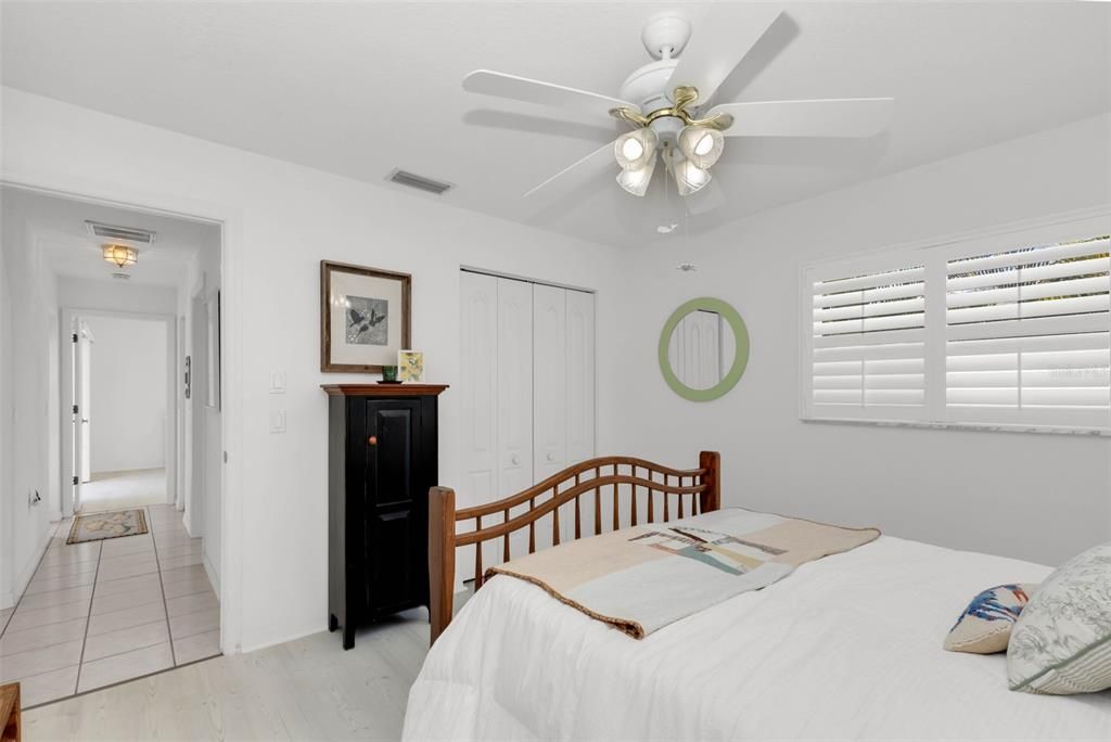 Activo con contrato: $429,900 (3 camas, 2 baños, 2122 Pies cuadrados)