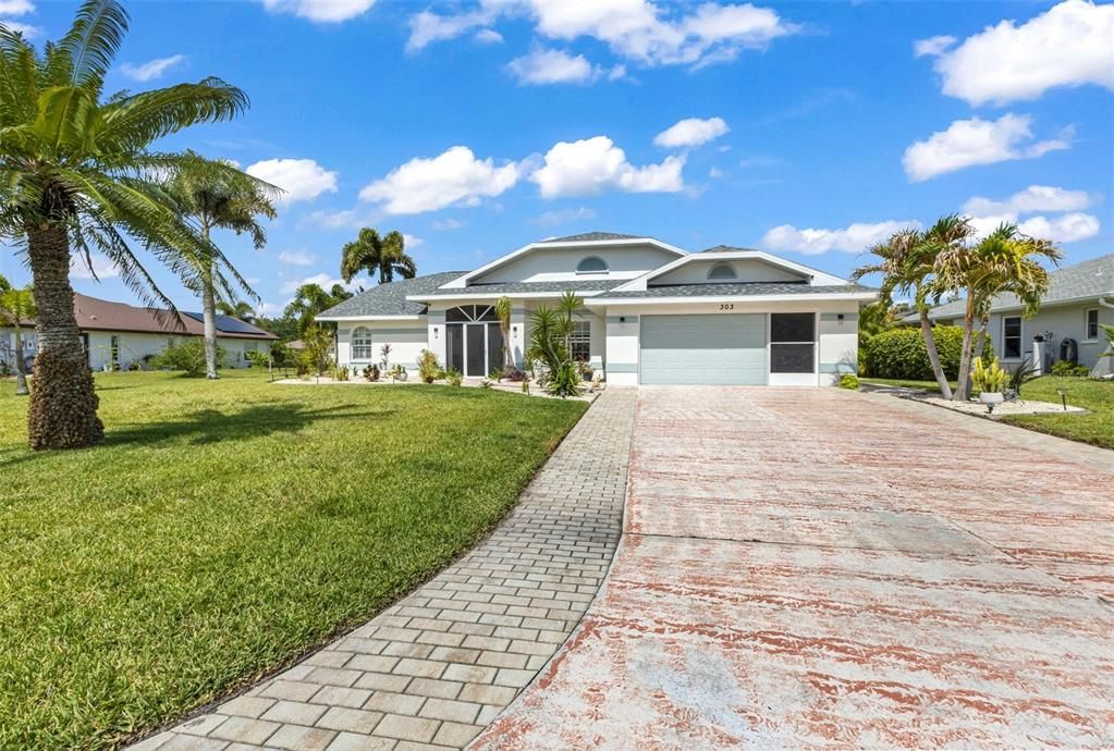 Activo con contrato: $429,900 (3 camas, 2 baños, 2122 Pies cuadrados)