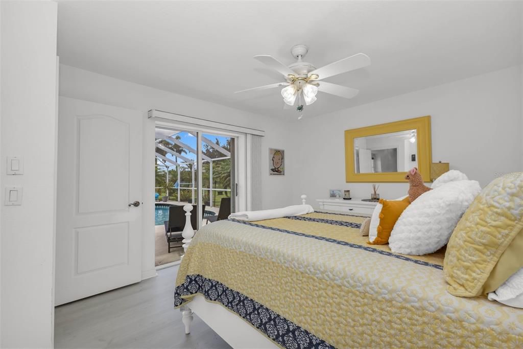 Activo con contrato: $429,900 (3 camas, 2 baños, 2122 Pies cuadrados)