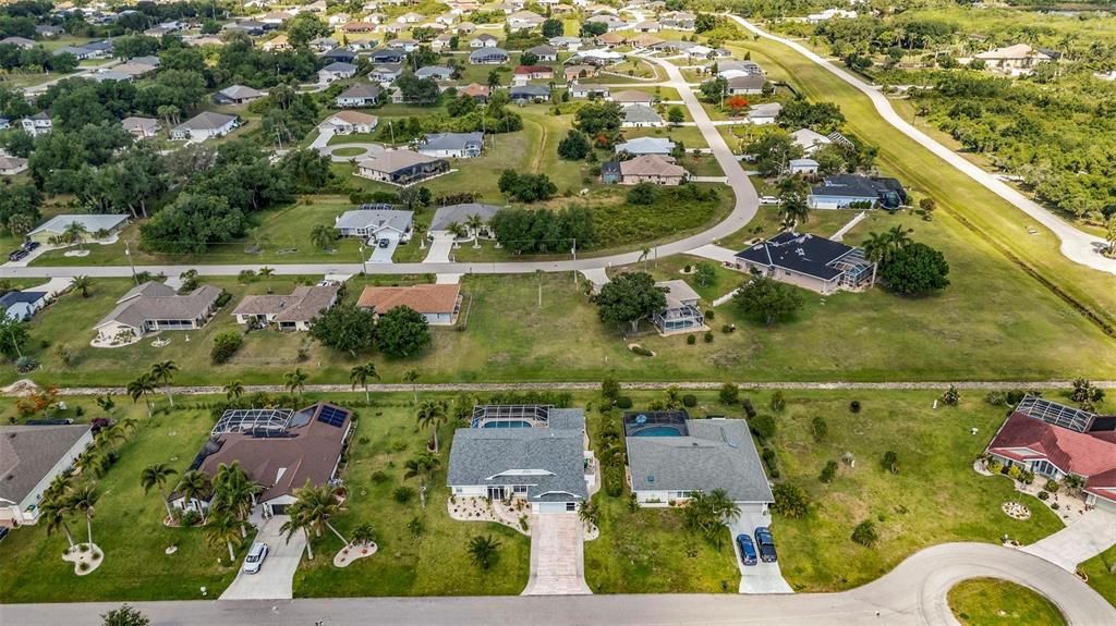 Activo con contrato: $429,900 (3 camas, 2 baños, 2122 Pies cuadrados)