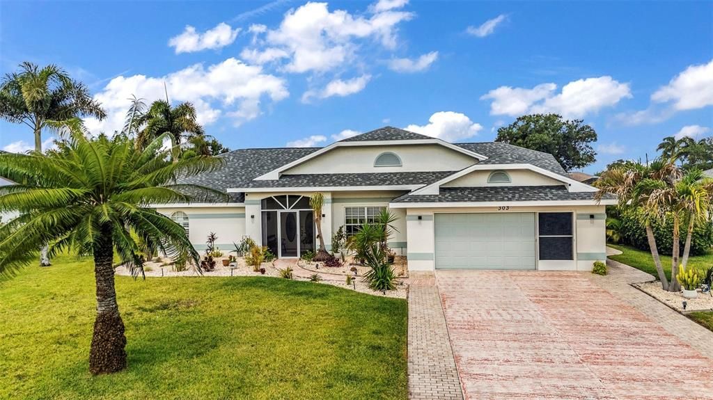 Activo con contrato: $429,900 (3 camas, 2 baños, 2122 Pies cuadrados)