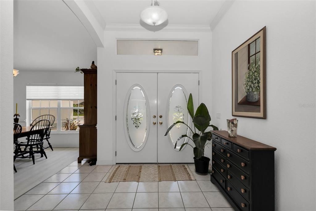 Activo con contrato: $429,900 (3 camas, 2 baños, 2122 Pies cuadrados)