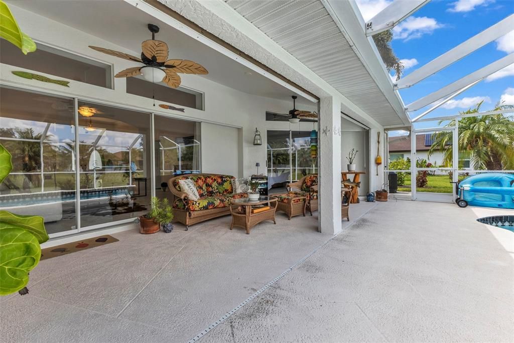 Activo con contrato: $429,900 (3 camas, 2 baños, 2122 Pies cuadrados)