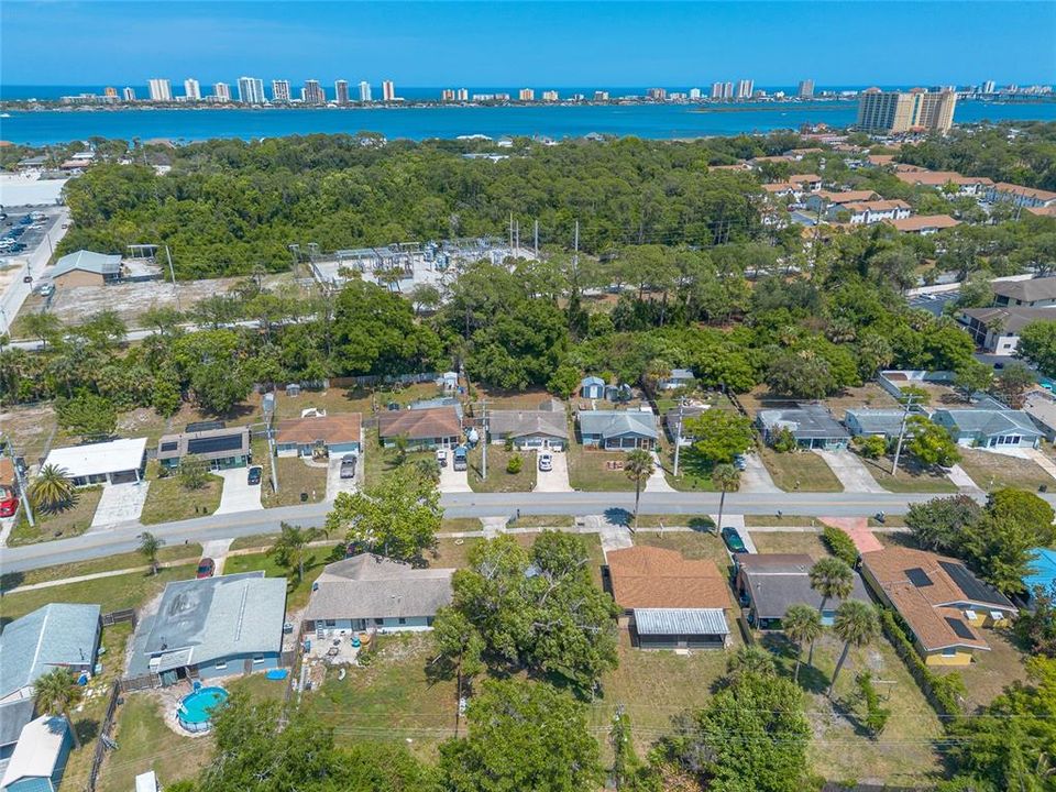 Active With Contract: $175,000 (3 beds, 1 baths, 988 Square Feet)