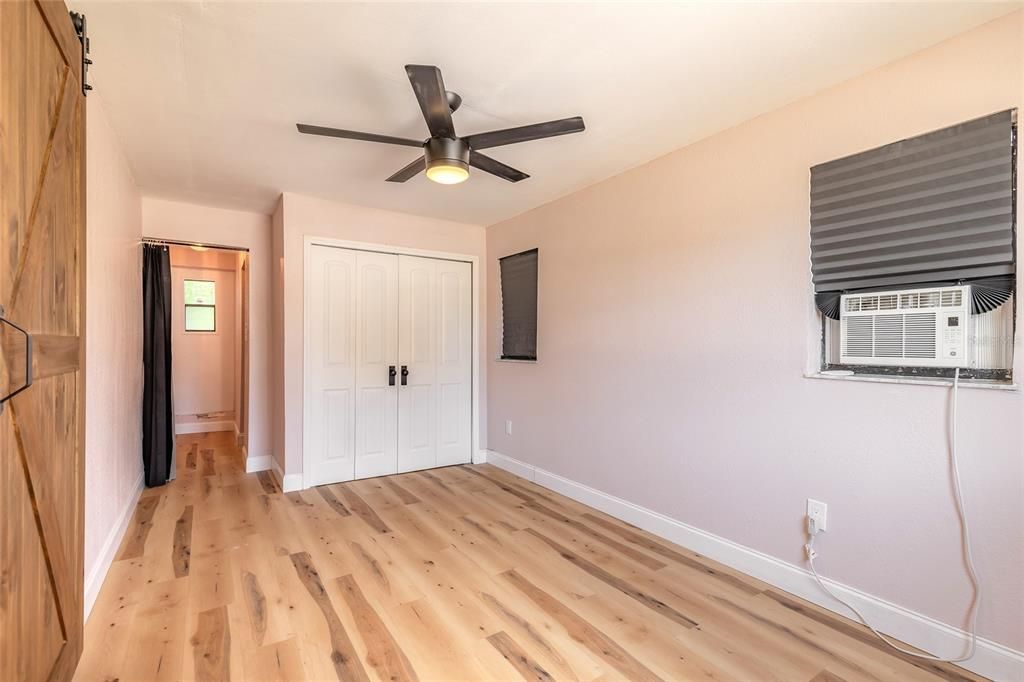 Active With Contract: $175,000 (3 beds, 1 baths, 988 Square Feet)