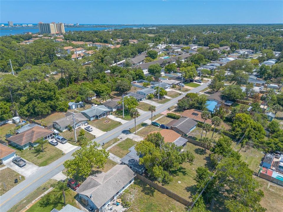 Active With Contract: $175,000 (3 beds, 1 baths, 988 Square Feet)