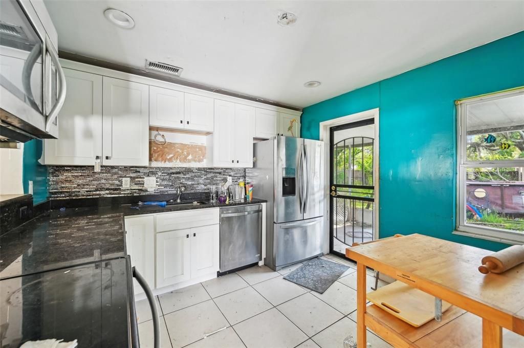 Activo con contrato: $389,000 (2 camas, 1 baños, 1291 Pies cuadrados)