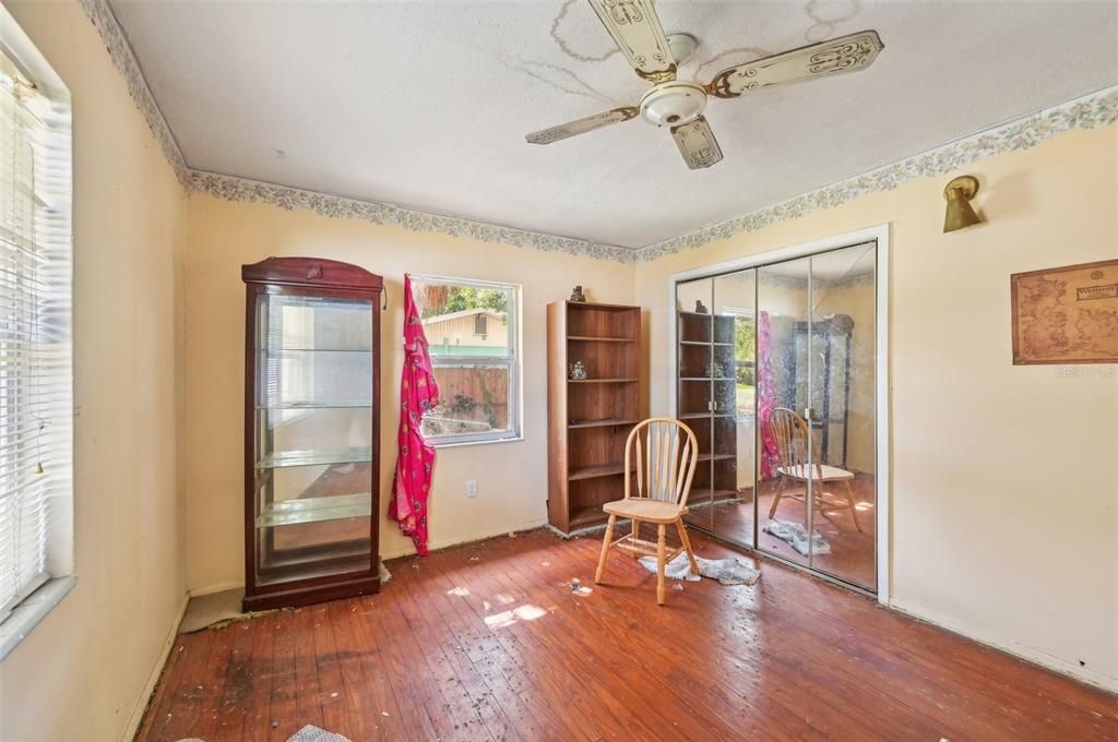 Activo con contrato: $389,000 (2 camas, 1 baños, 1291 Pies cuadrados)