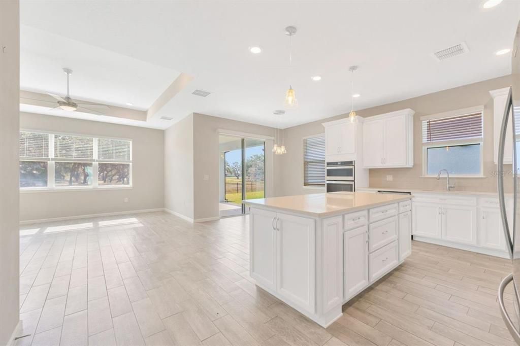 For Sale: $350,000 (4 beds, 2 baths, 1828 Square Feet)