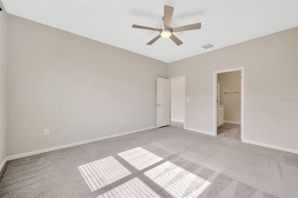 For Sale: $350,000 (4 beds, 2 baths, 1828 Square Feet)