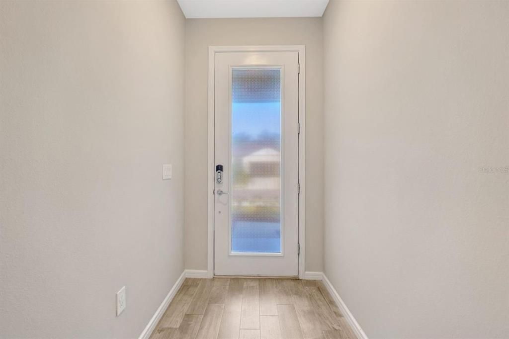 For Sale: $350,000 (4 beds, 2 baths, 1828 Square Feet)