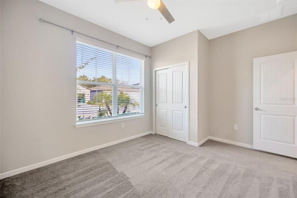 For Sale: $350,000 (4 beds, 2 baths, 1828 Square Feet)