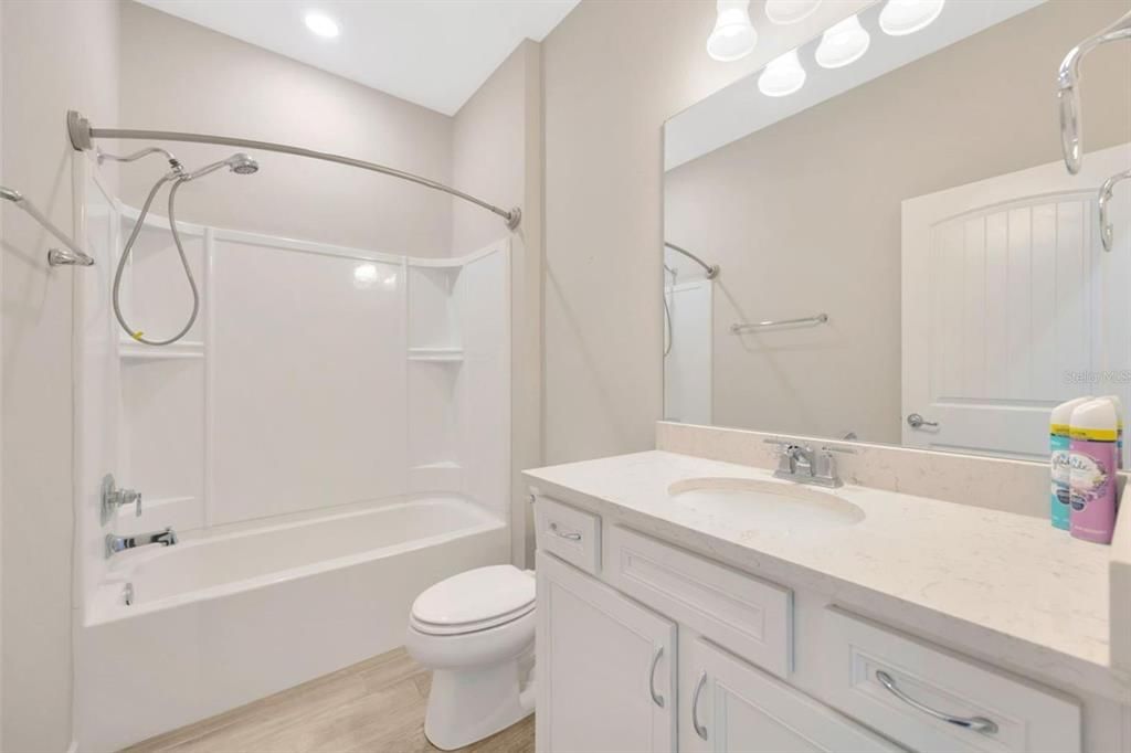 For Sale: $350,000 (4 beds, 2 baths, 1828 Square Feet)