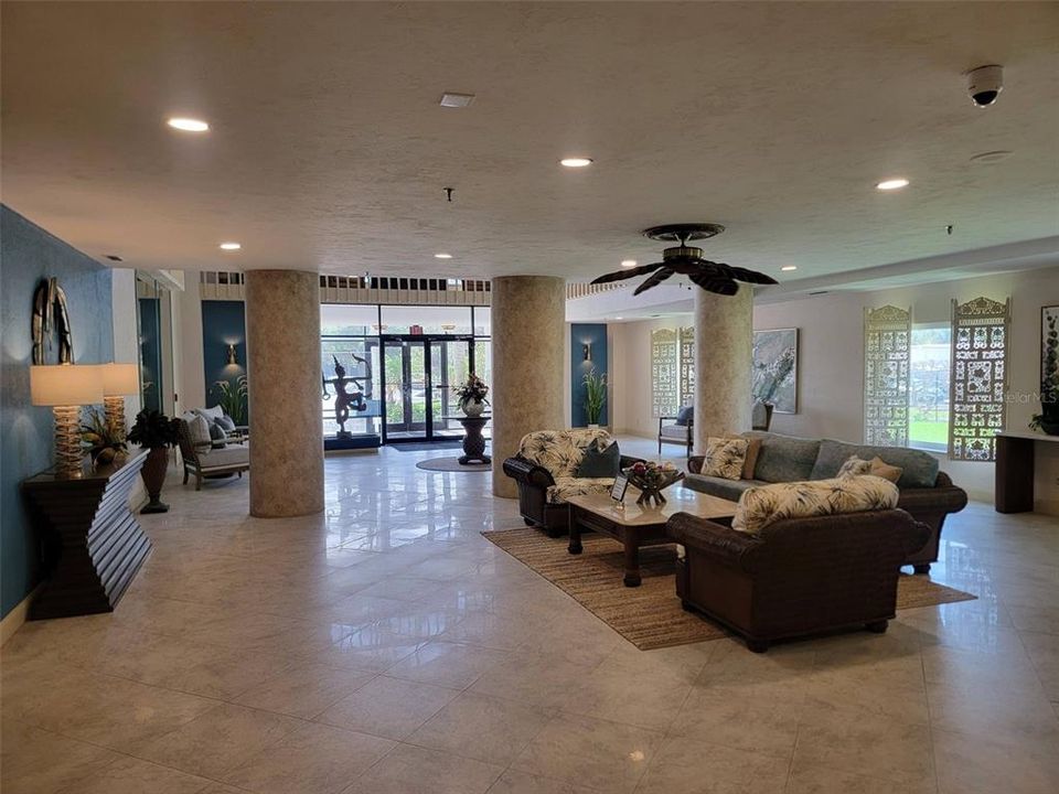 En Venta: $679,000 (2 camas, 2 baños, 1761 Pies cuadrados)