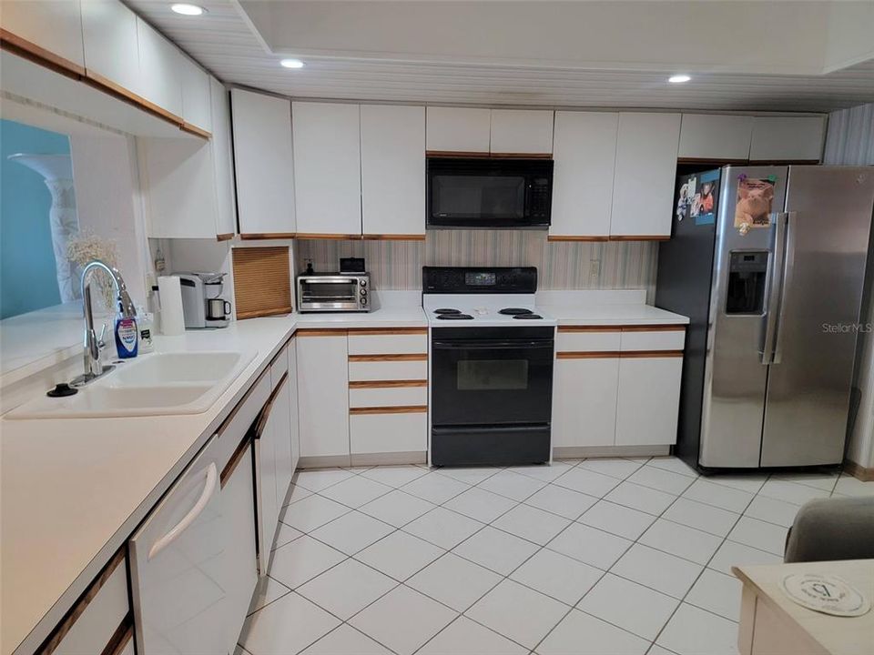 En Venta: $679,000 (2 camas, 2 baños, 1761 Pies cuadrados)