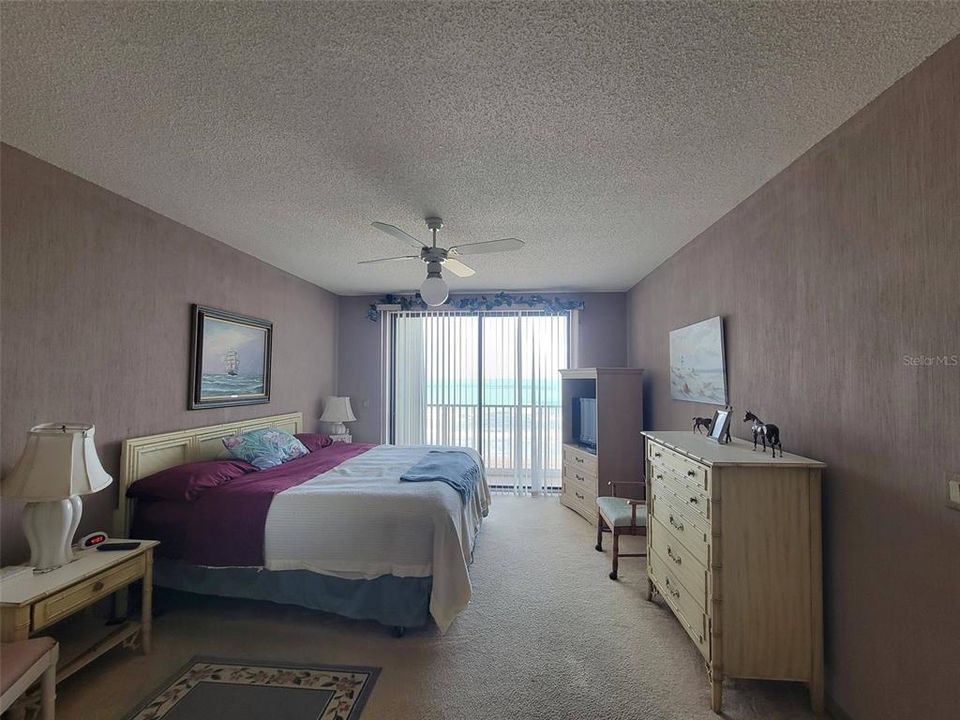 En Venta: $679,000 (2 camas, 2 baños, 1761 Pies cuadrados)