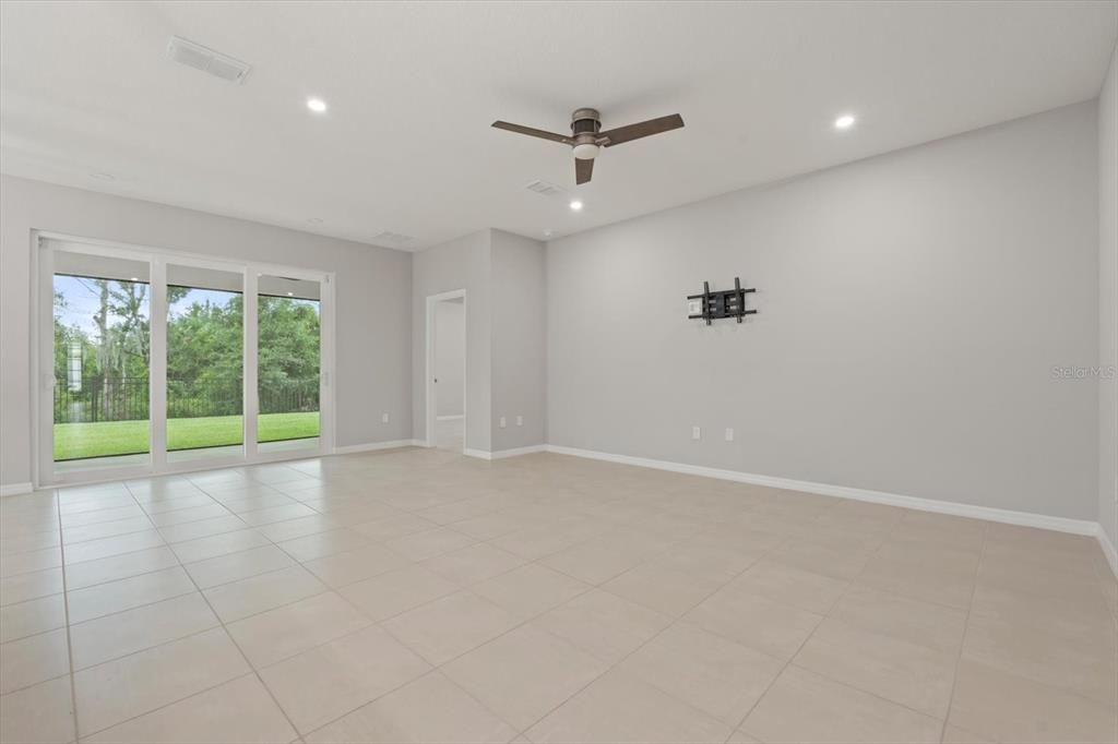 Active With Contract: $419,900 (4 beds, 2 baths, 2043 Square Feet)