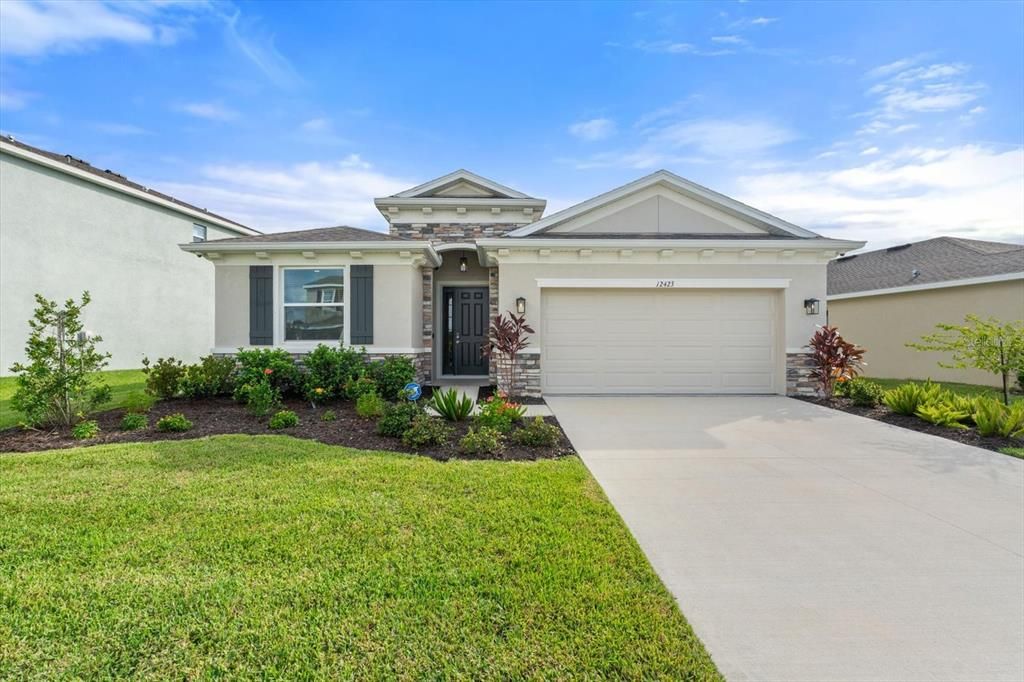 Active With Contract: $419,900 (4 beds, 2 baths, 2043 Square Feet)