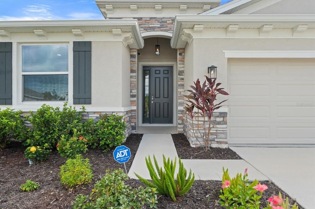 Active With Contract: $419,900 (4 beds, 2 baths, 2043 Square Feet)