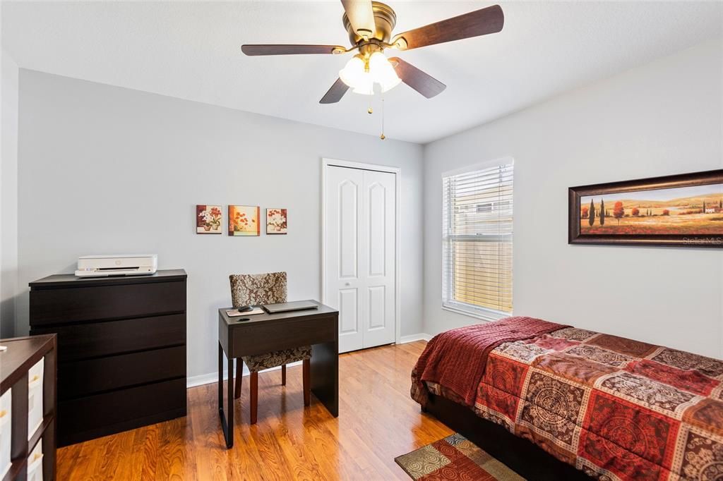 Activo con contrato: $465,000 (4 camas, 3 baños, 2222 Pies cuadrados)