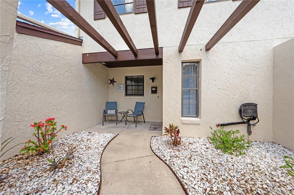 Под контрактом: $230,000 (2 спален, 2 ванн, 1539 Квадратных фут)