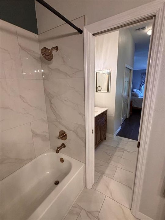 Activo con contrato: $259,900 (2 camas, 1 baños, 1272 Pies cuadrados)