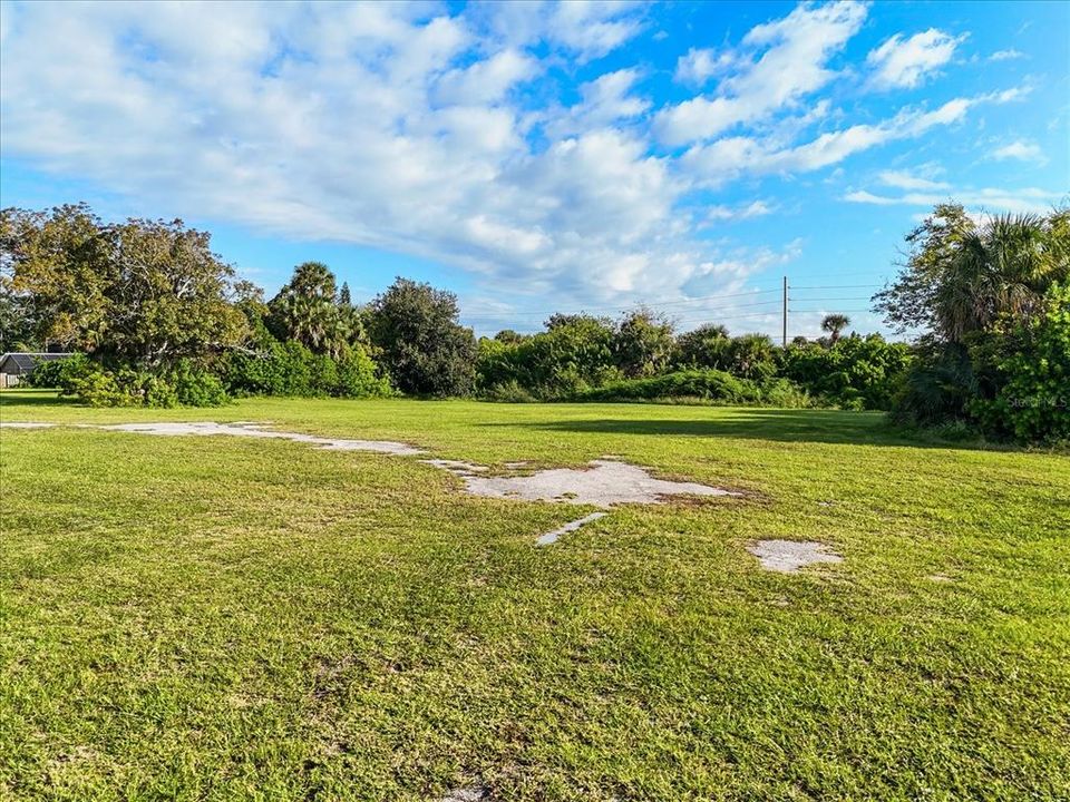 For Sale: $1,490,000 (2.55 acres)