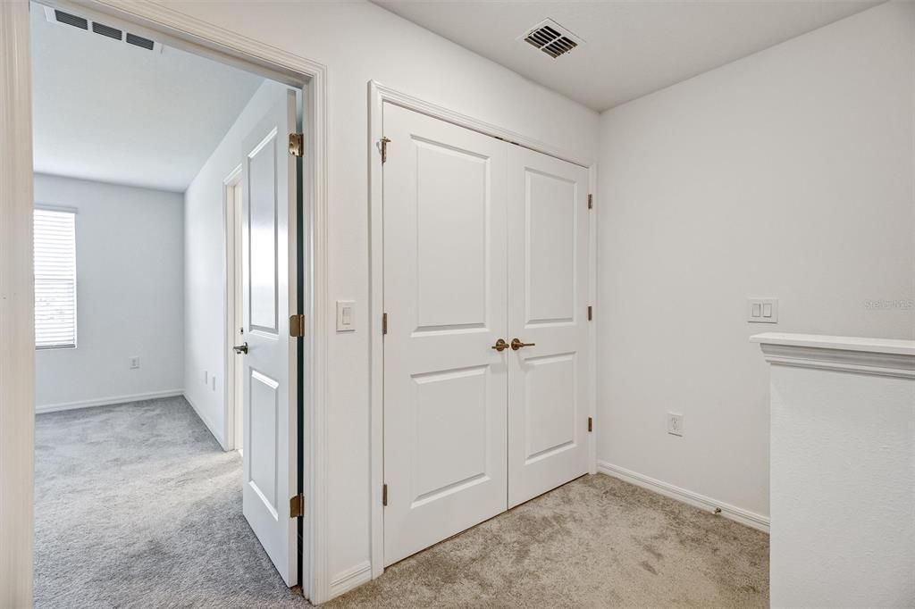 В аренду: $1,950 (3 спален, 2 ванн, 1365 Квадратных фут)