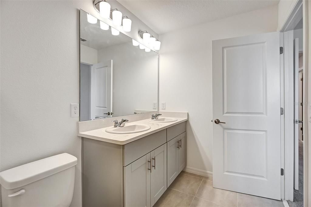 В аренду: $1,950 (3 спален, 2 ванн, 1365 Квадратных фут)