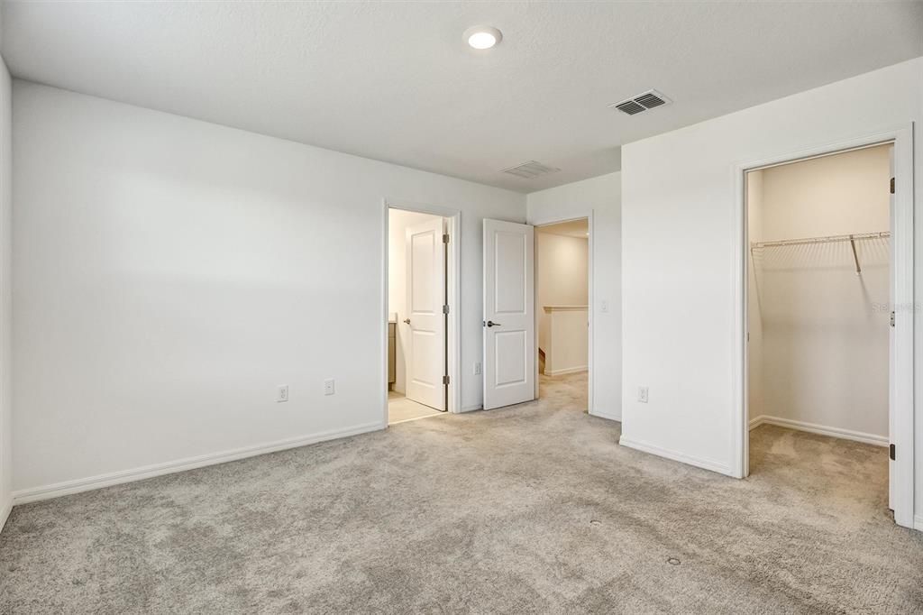 В аренду: $1,950 (3 спален, 2 ванн, 1365 Квадратных фут)