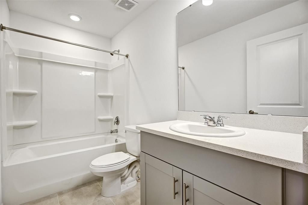 В аренду: $1,950 (3 спален, 2 ванн, 1365 Квадратных фут)