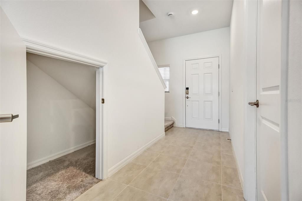 В аренду: $1,950 (3 спален, 2 ванн, 1365 Квадратных фут)