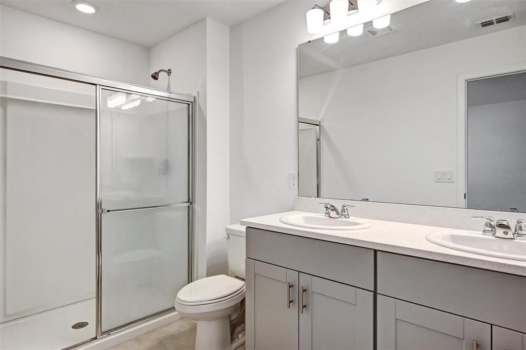 В аренду: $1,950 (3 спален, 2 ванн, 1365 Квадратных фут)