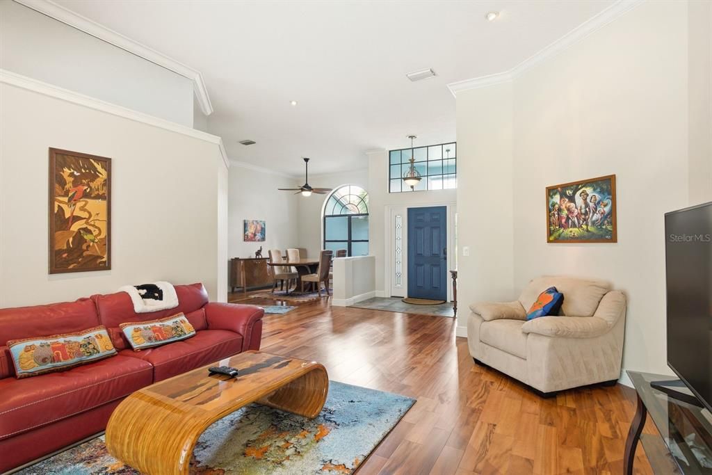 En Venta: $975,000 (5 camas, 3 baños, 3259 Pies cuadrados)