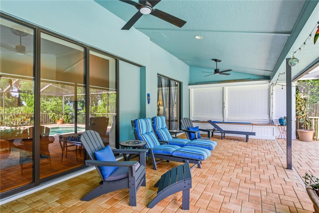 En Venta: $975,000 (5 camas, 3 baños, 3259 Pies cuadrados)