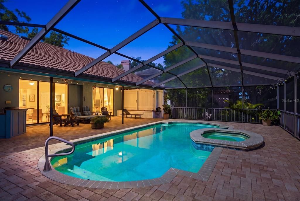 En Venta: $975,000 (5 camas, 3 baños, 3259 Pies cuadrados)