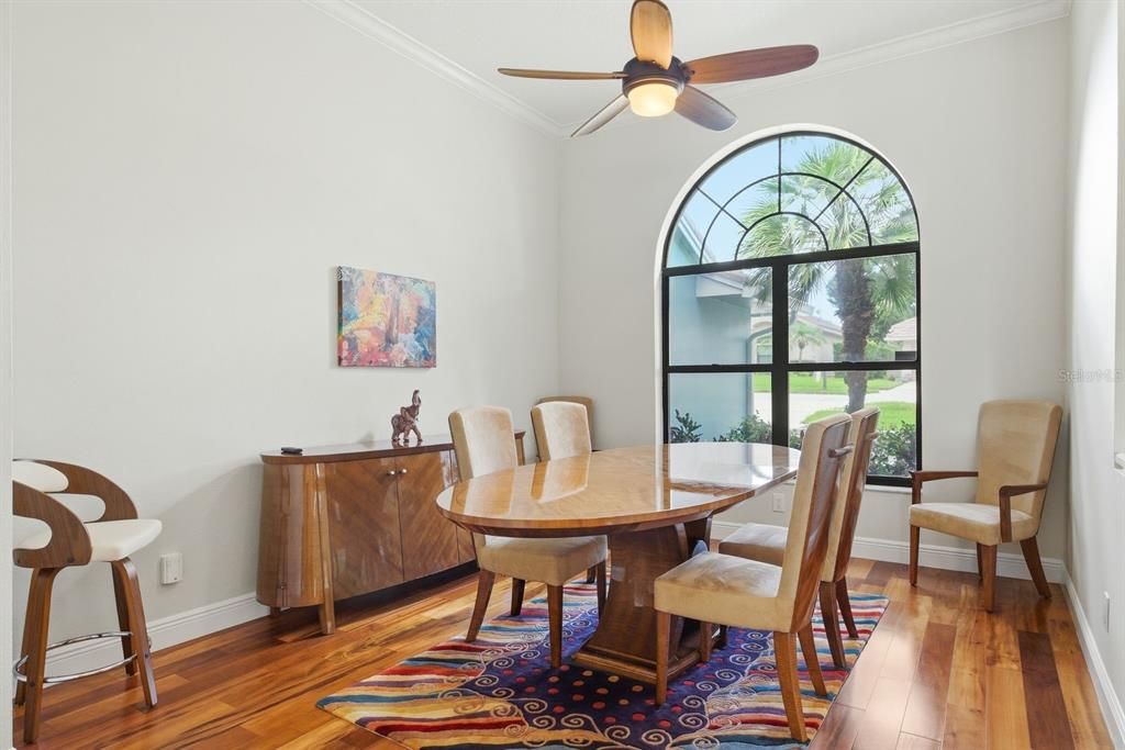 En Venta: $975,000 (5 camas, 3 baños, 3259 Pies cuadrados)