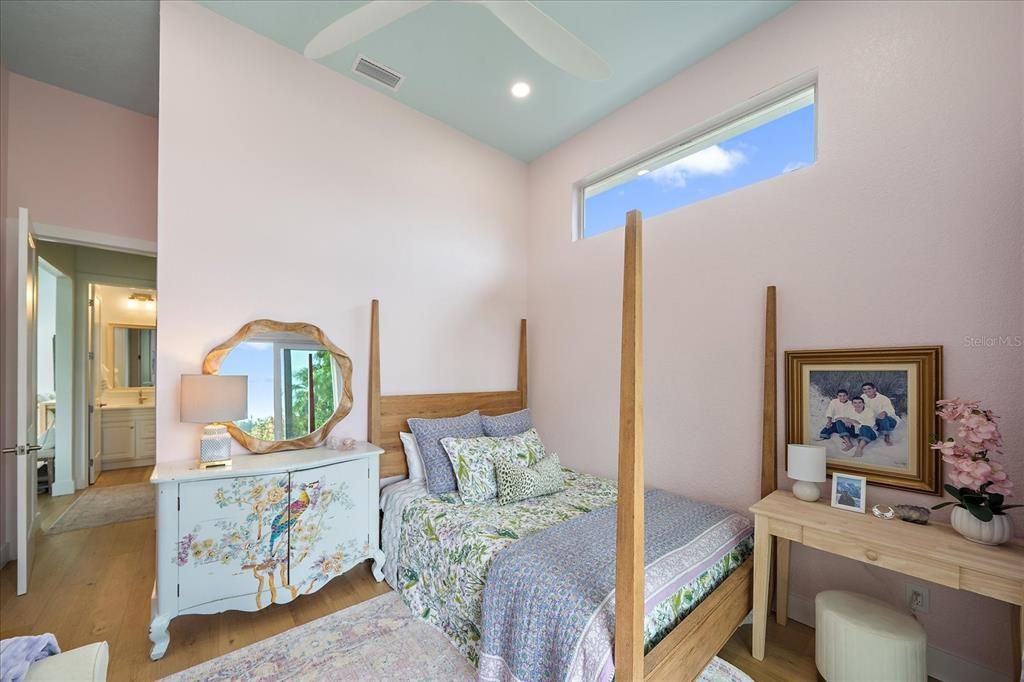 For Sale: $1,225,000 (4 beds, 4 baths, 2421 Square Feet)