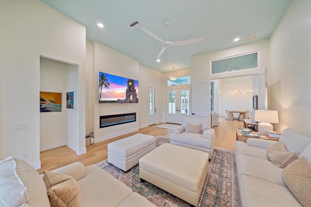 For Sale: $1,225,000 (4 beds, 4 baths, 2421 Square Feet)