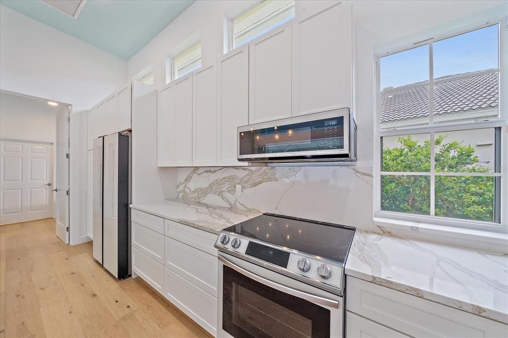 For Sale: $1,225,000 (4 beds, 4 baths, 2421 Square Feet)