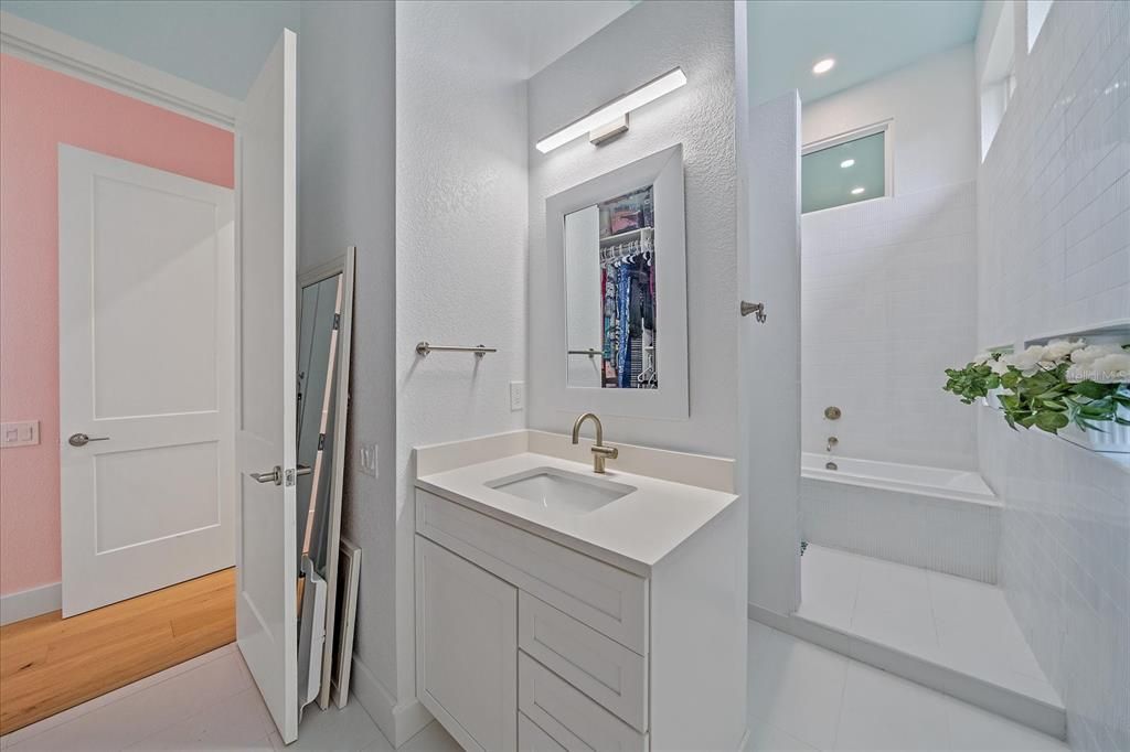 For Sale: $1,225,000 (4 beds, 4 baths, 2421 Square Feet)