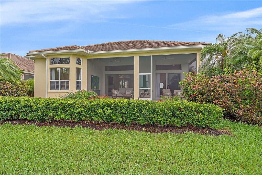 For Sale: $1,225,000 (4 beds, 4 baths, 2421 Square Feet)