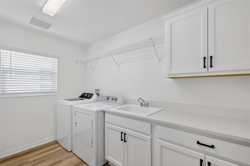 En Venta: $949,900 (3 camas, 3 baños, 1947 Pies cuadrados)