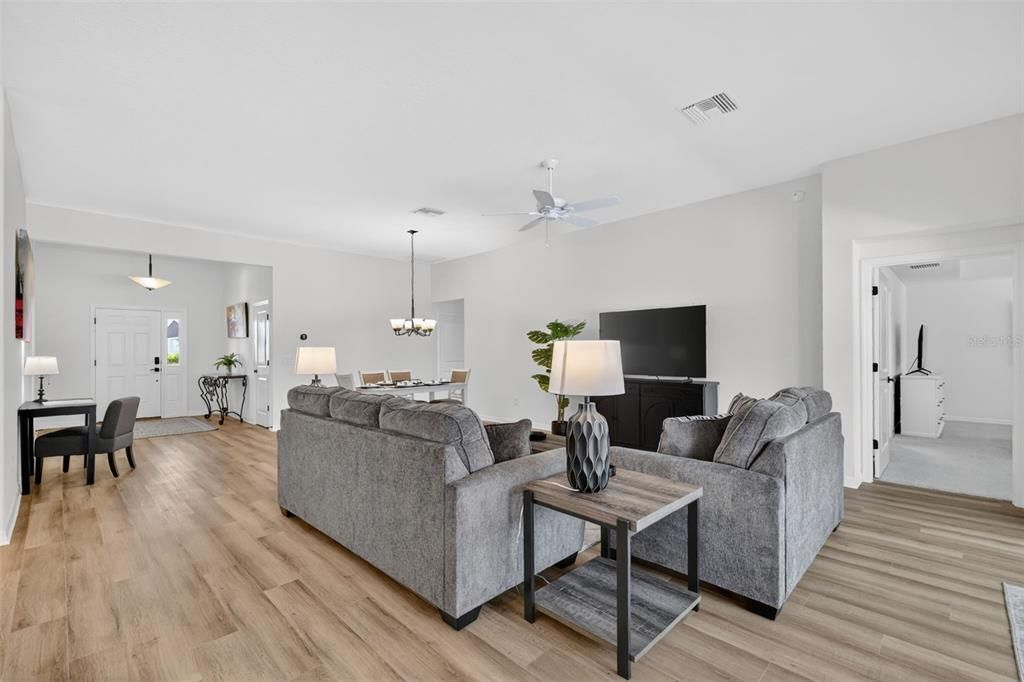En Venta: $949,900 (3 camas, 3 baños, 1947 Pies cuadrados)