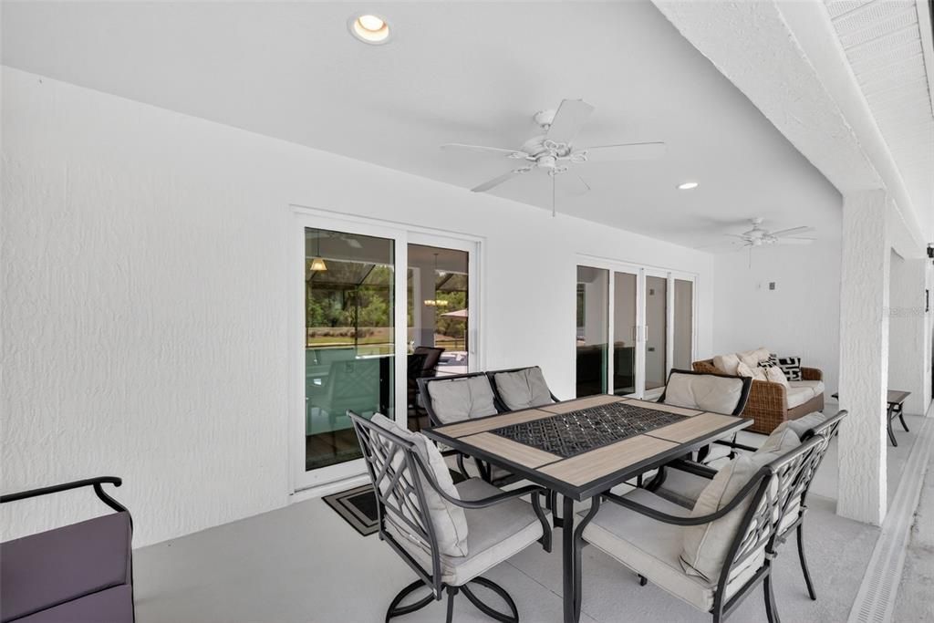 En Venta: $949,900 (3 camas, 3 baños, 1947 Pies cuadrados)
