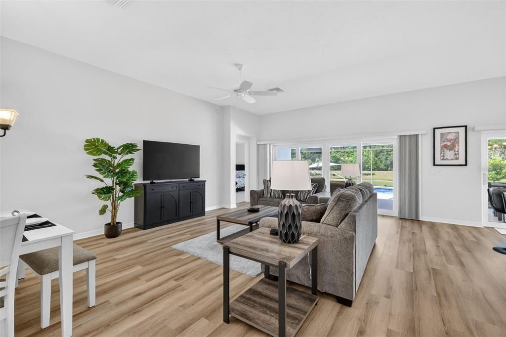 En Venta: $949,900 (3 camas, 3 baños, 1947 Pies cuadrados)